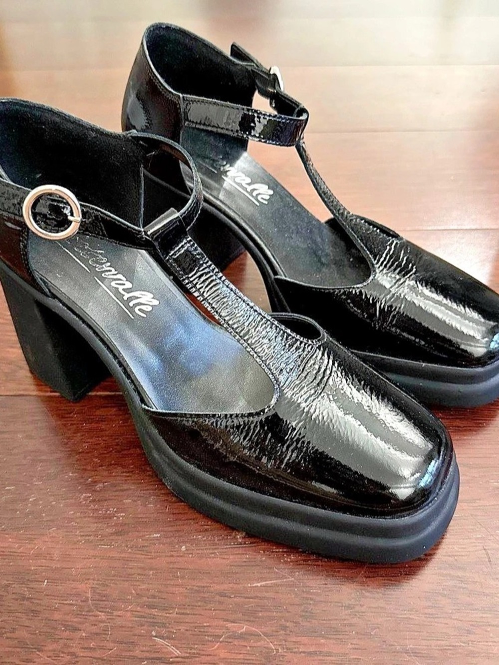 L’intervalle Platform Mary Jane Heels in Black